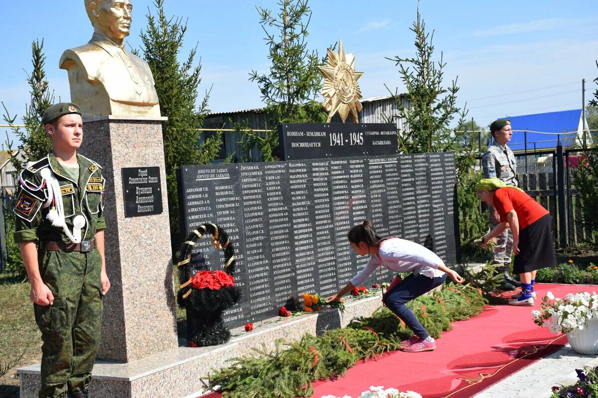 Открытие мемориала в зайцево. Караульная гора Нурлатский. Гайтанкино Нурлатский район. Фомкино Нурлатский. Деревня Караульная гора Нурлатский район.