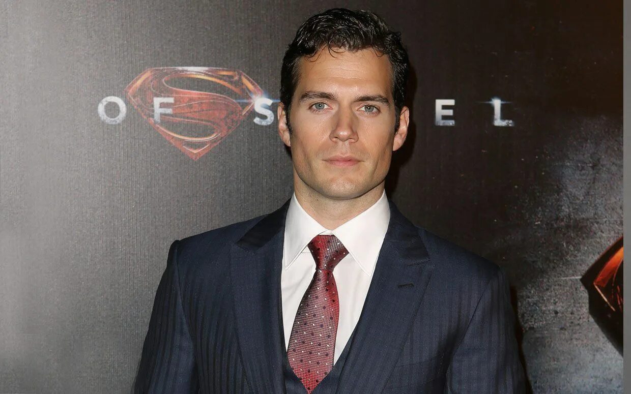 Почему кавилл ушел. Henry Cavill Superman.