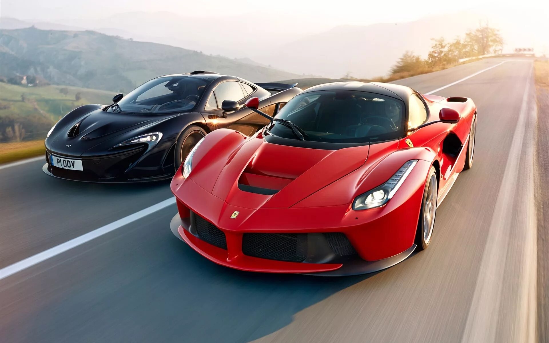 Ferrari скорость. Феррари ЛАФЕРРАРИ. Феррари Макларен. Ferrari LAFERRARI скорость. Ferrari LAFERRARI гоночная.