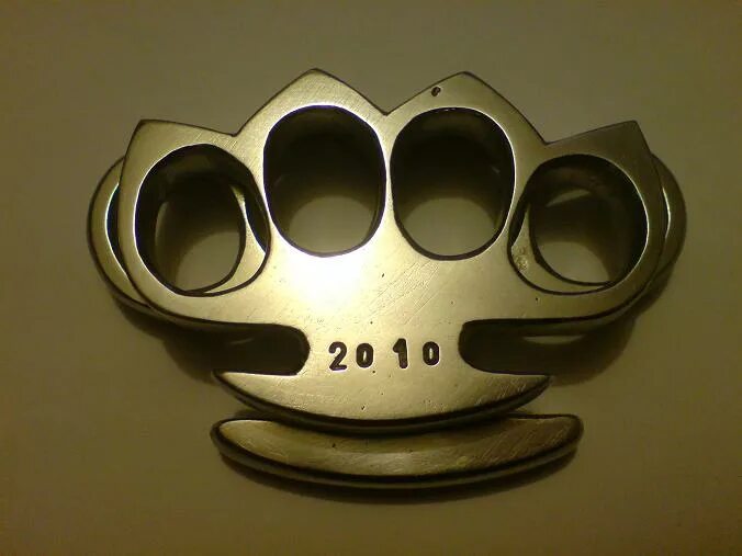Knuckle duster