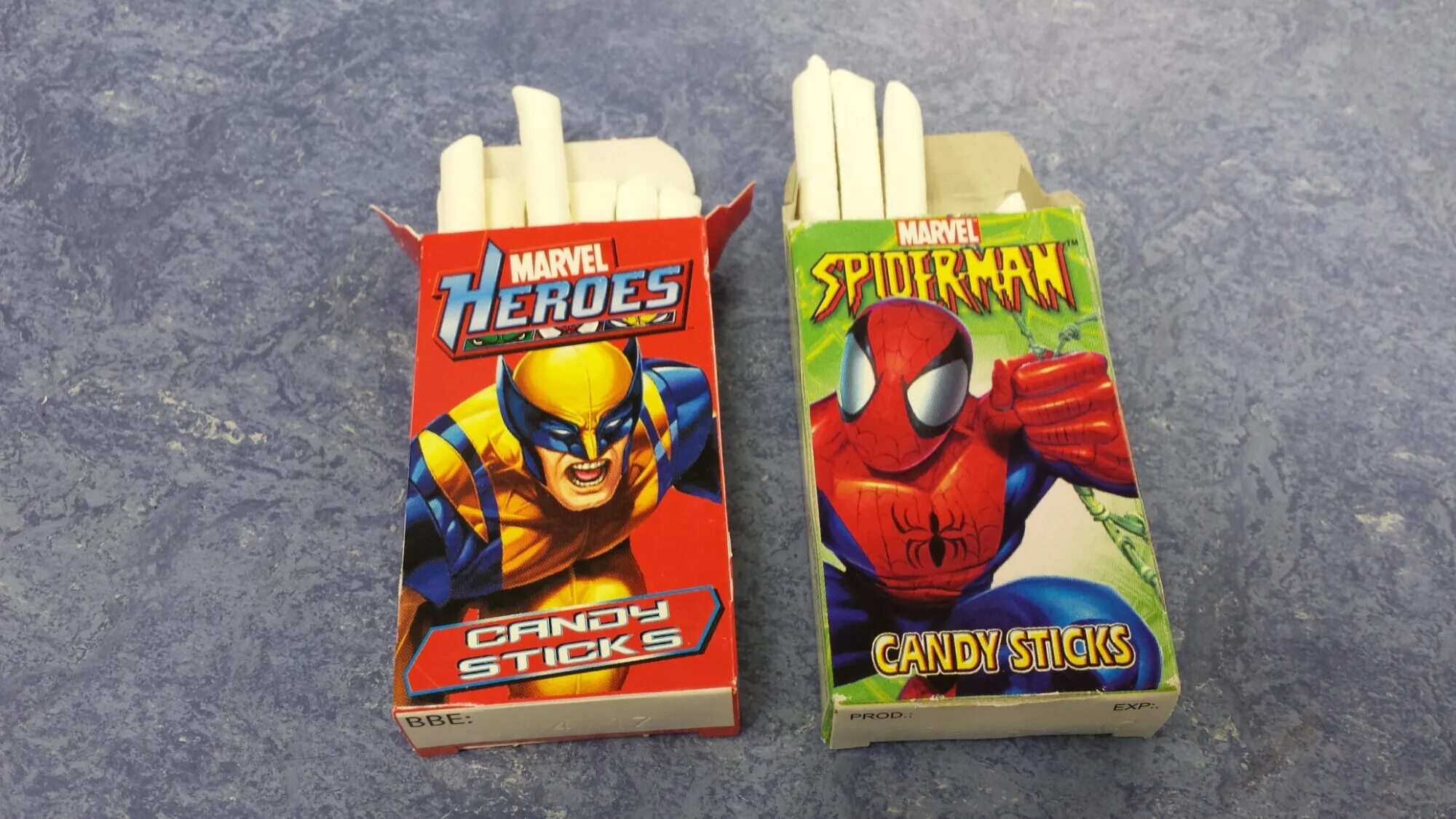 Ultimate Spider-man сладкие палочки. Сладкие палочки сигареты человек паук. Конфеты человек паук сладкие палочки. Сладкие палочки человек