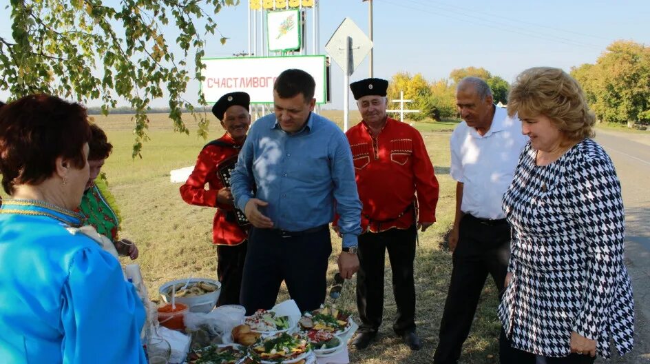 Станица Новопластуновская Павловского района. Станица Новопластуновская Краснодарский край. День станицы Новопластуновской Павловского района. Амбулатория станица Новопластуновская Павловского района.