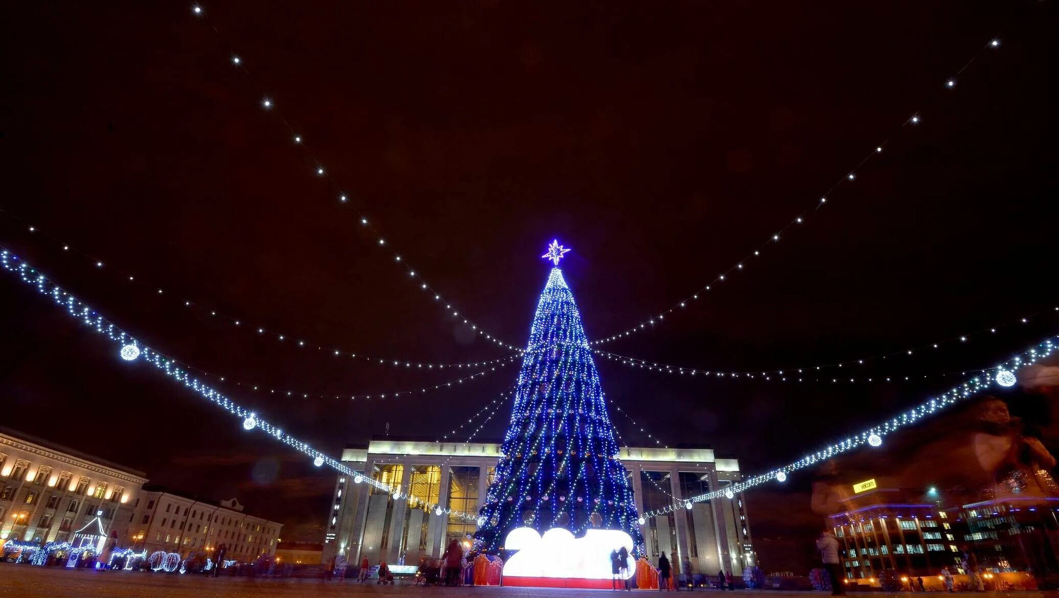 Новогодний Минск в фотографиях: есть ли настроение перед праздниками - 27.12.202