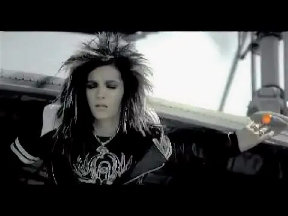 Монсун токио хотел текст. Monsoon tokio hotel текст на английском. Monsoon tokio hotel текст на английском. Bill kaulitz monsoon. Токио хотел клипы старые.