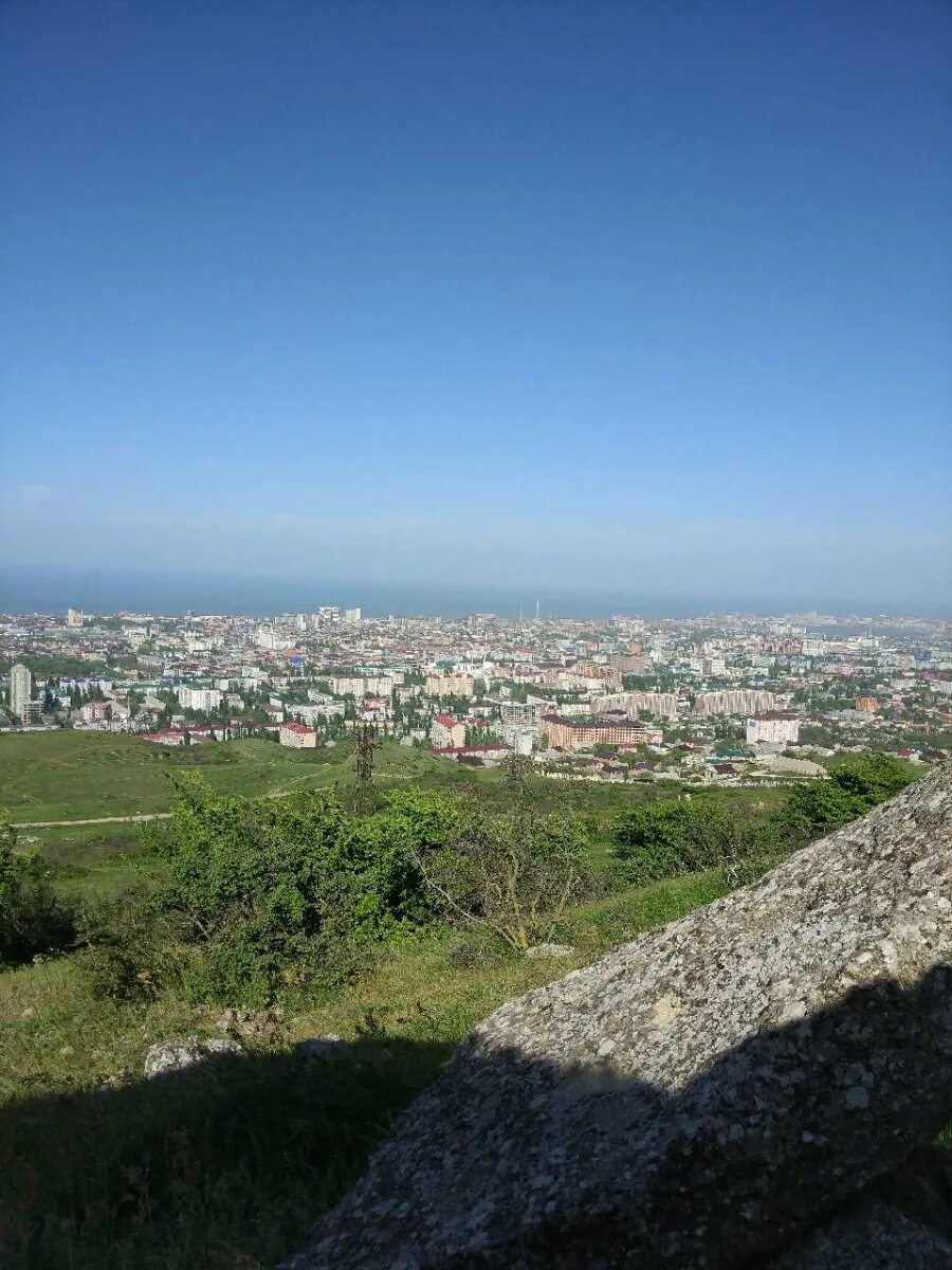 Тарки Тау Махачкала. Гора Тарки Тау в Махачкале смотровая площадка. Тарки Тау Махачкала смотровая площадка.