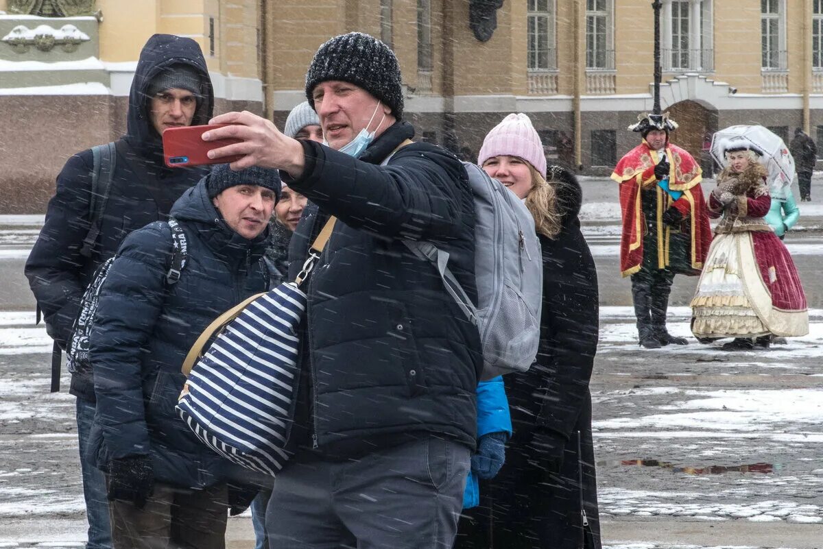 Туристы в Питере. Курортный сбор в Санкт-Петербурге. Питер сейчас. Курортный сбор в санкт петербурге что это