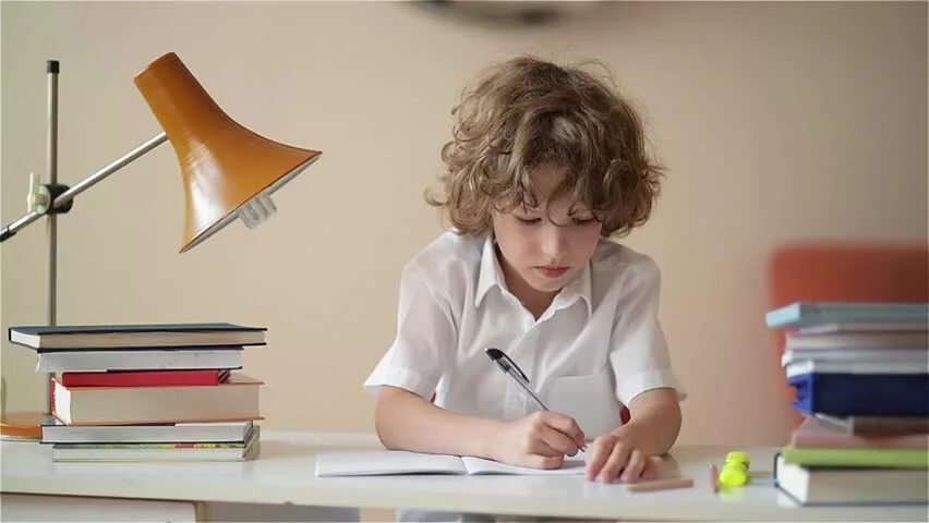 Do my homework. Мальчик думает. Домашнее задание иллюстрация. Child doing homework. Пара на работе.