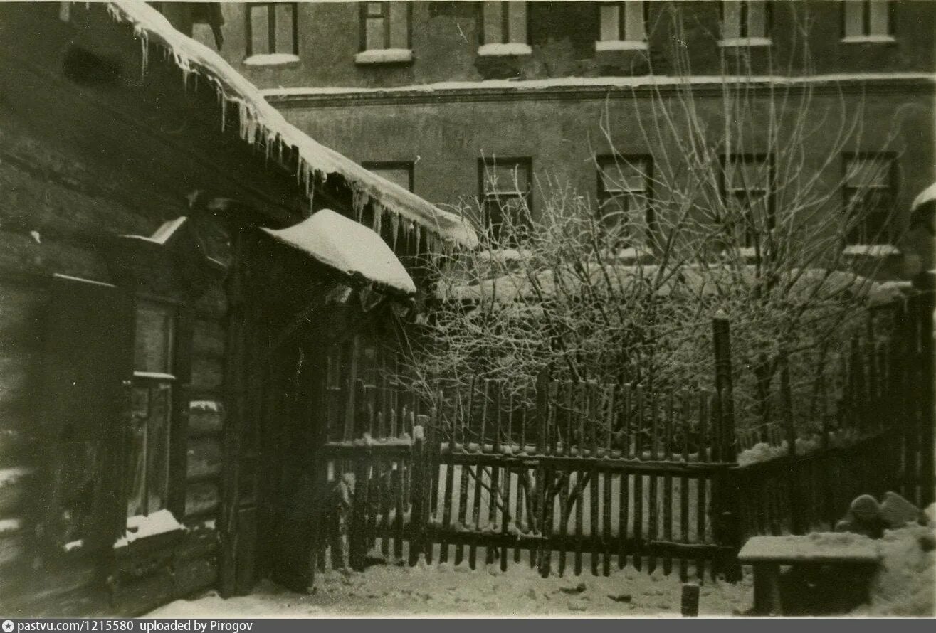 Пионерская улица школа. Большая Пионерская улица Москва. Малая Пионерская ул., 12. Москва ул. большая Пионерская д 23. Москва, ул. малая Пионерская, 12.