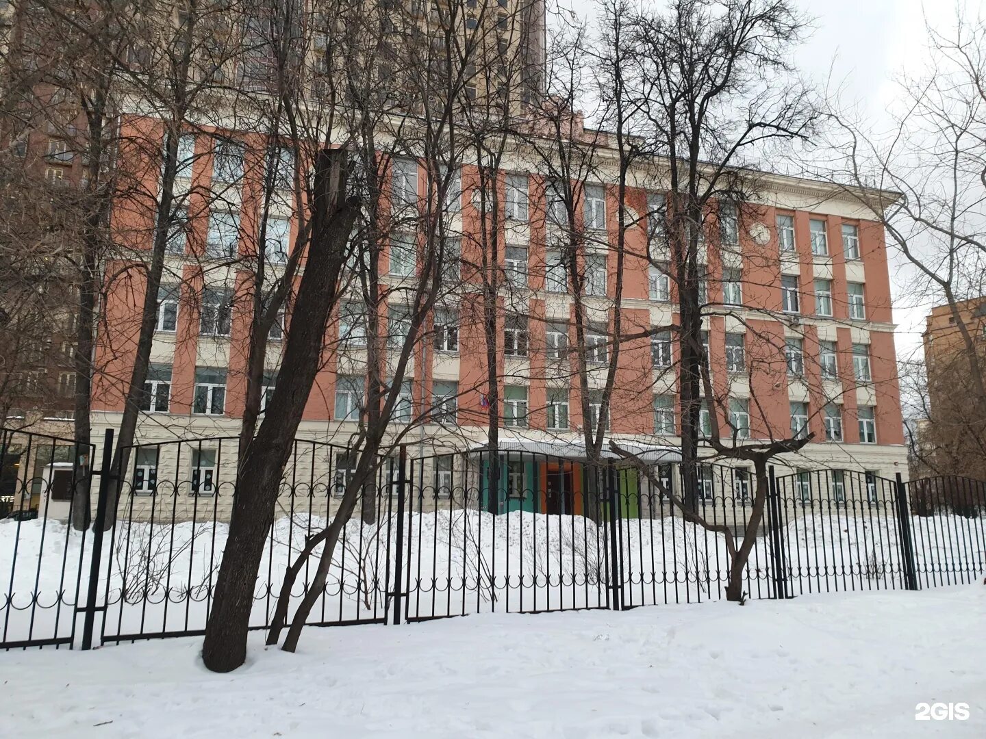Школа имени маяковского пролетарка. Школы имени маяковского пролетарская. Школа имени маяковского москва. Школа имени маяковского москва дубровка. Школа 1274 им маяковского пролетарка.