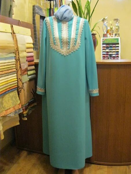 Мусульманская авито. Мусульманские платья для полных женщин. Пошив мусульманских платьев. Мусульманские платья больших размеров. Платье в калмыцком стиле.
