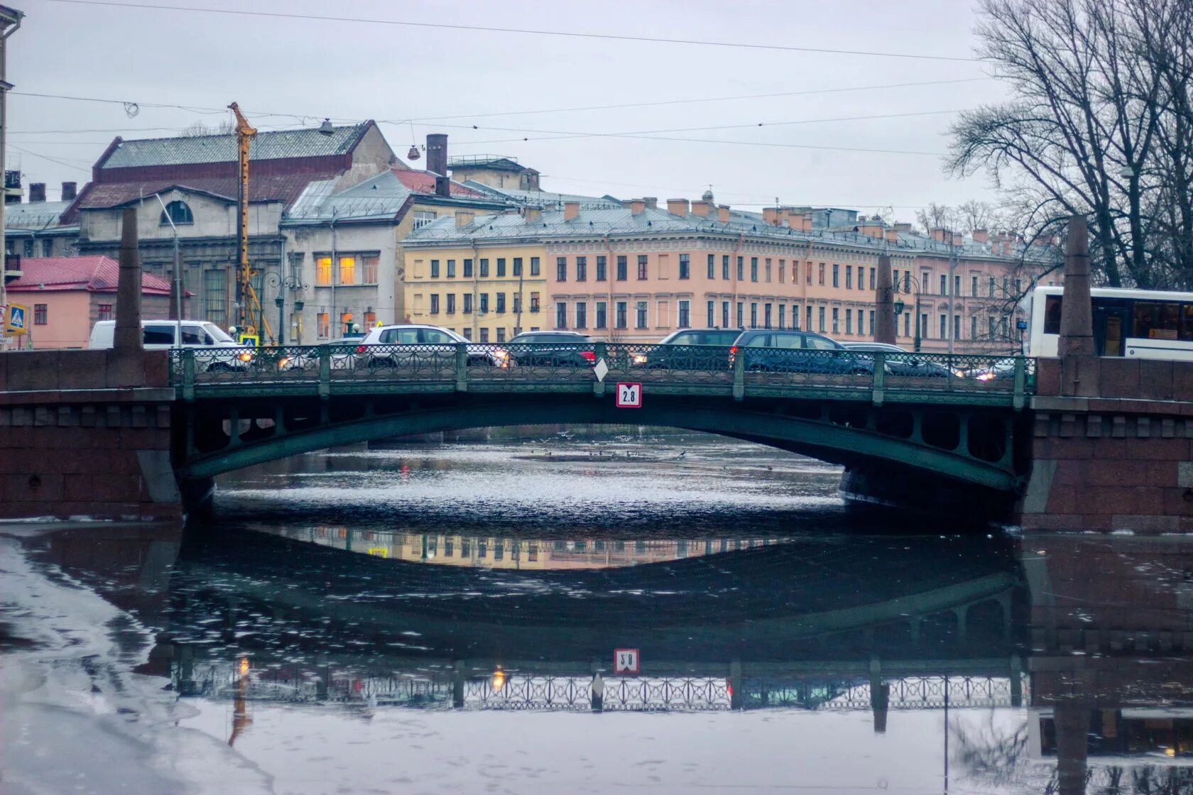 Поцелуева моста в петербурге. Поцелуев мост мост в санкт-петербурге. поцелуев мост питер. поцелуев мост в санкт-петербурге легенда.
