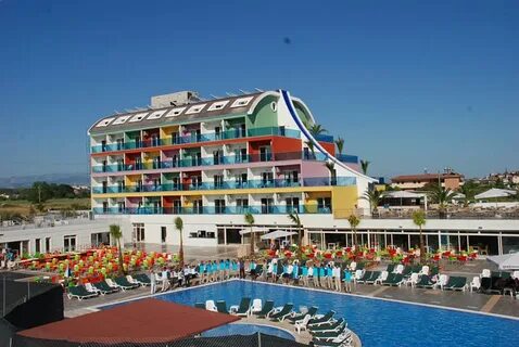 Side wing hotel