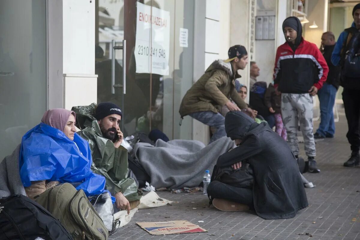 Мигранты на стройке москва. Мигранты в москве последние. Мигранты в москве последние. Строители мигранты. Мигрантов хватает.