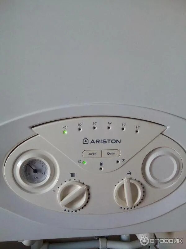 Котел двухконтурный ariston 24. Аристон котел газовый двухконтурный BS 24 FF. Котел Аристон двухконтурный BS ff24. Двухконтурный котел Аристон BS 15ff. Газовый котел Аристон 24 КВТ двухконтурный.