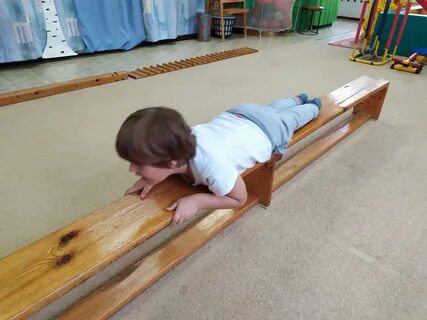 Передвижение по гимнастической скамейке 3 класс