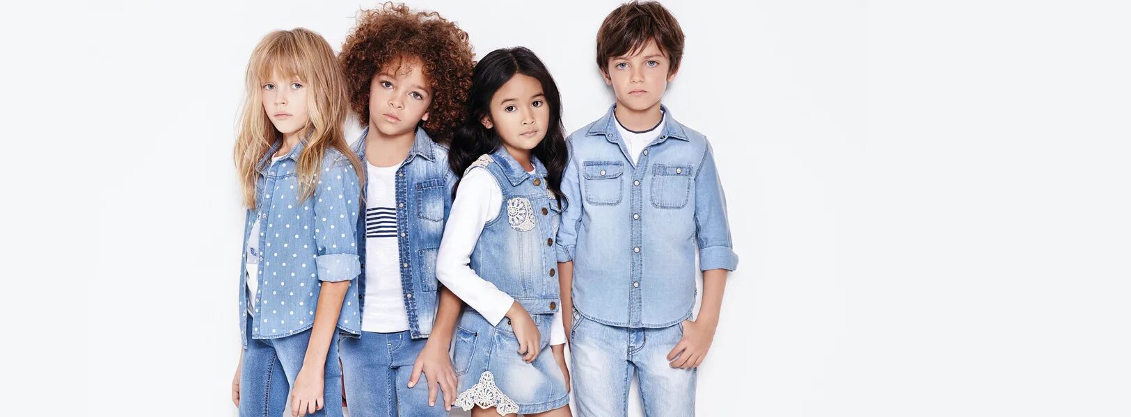 De lis kids платье. Soliday одежда. Soliday детская одежда производитель. Инфант одежда красивый баннер. Модный бренд детской одежды.