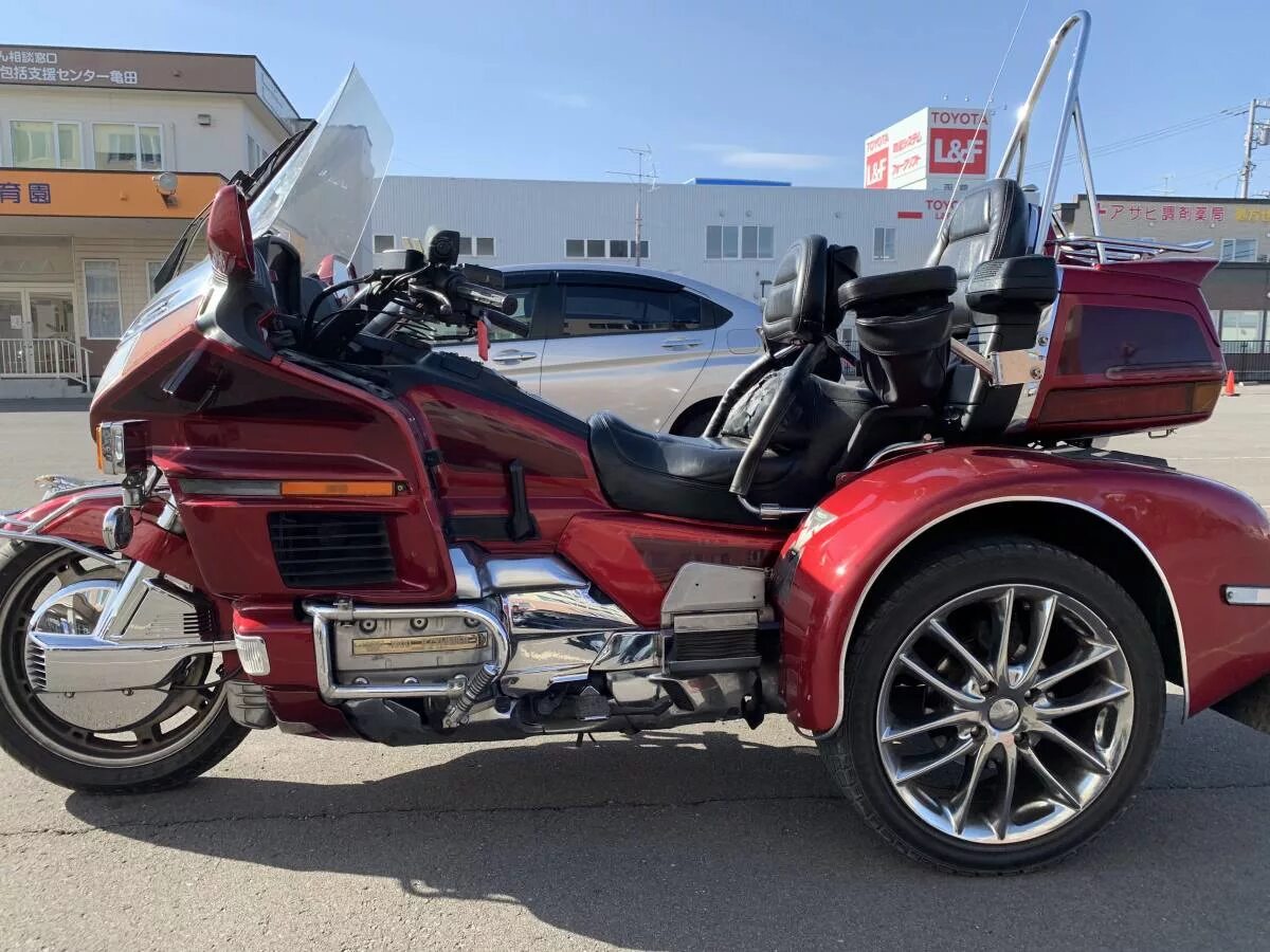 Эл трицикл mytoy 1500. Трицикл б у. Honda goldwing 1800 трицикл. Zongshen трицикл. Трицикл jkc dsl150a.