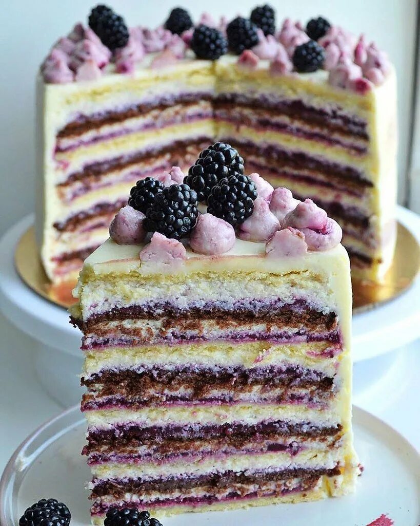 Торт вкусный сытный большой. Плотный торт. Шведский торт сэндвич бутербродный торт. Торт на торжество. Сытный торт для мужчин.