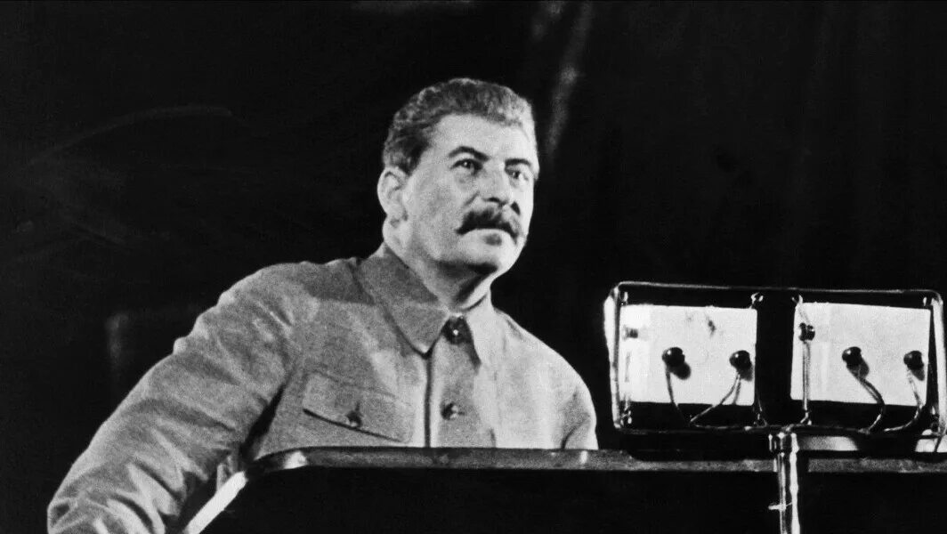 Сталин иосиф виссарионович выступление. Сталин иосиф виссарионович выступает. Сталин иосиф виссарионович выступление. Сталин 1941. Лучшая речь сталина.