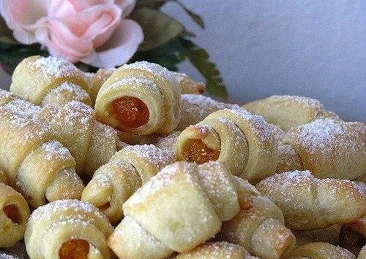 Рогалики быстро и вкусно. Рогалики. печенье рогалики. творожные рогалики. печенье рогалики с творогом.