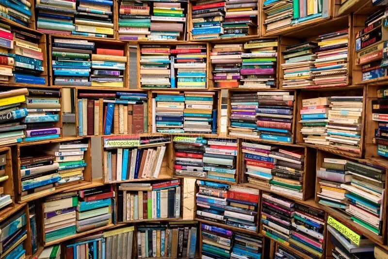 Фотообои книги библиотека. Книга для…. Read a lot of books. A lot of books. Фотообои книги библиотека.
