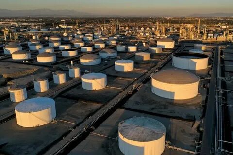 Большое количество нефти