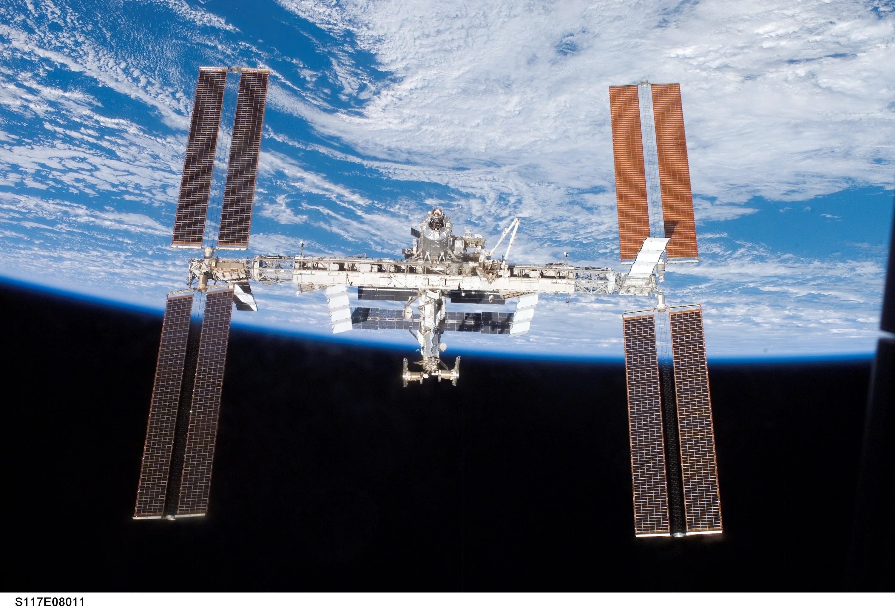 Самая дорогая космическая станция. Космическая станция МКС. ISS Космическая станция. Международная орбитальная станция МКС. Спейс станция орбитальная.