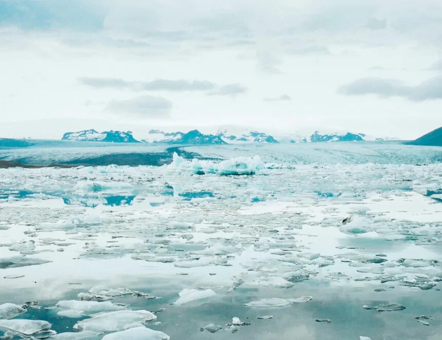 Море лаптевых. Во льдах арктики. The sea ice in the arctic. Арктика море. Льды северного ледовитого океана.
