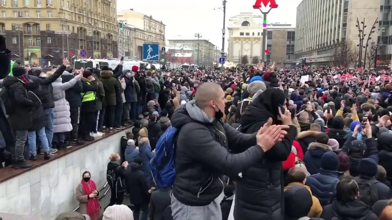 Митинг 12.03 2024. Митинг 23 января 2021 Москва. Пушкинская площадь 2017 митинг. Пушкинская площадь митинг 2001.