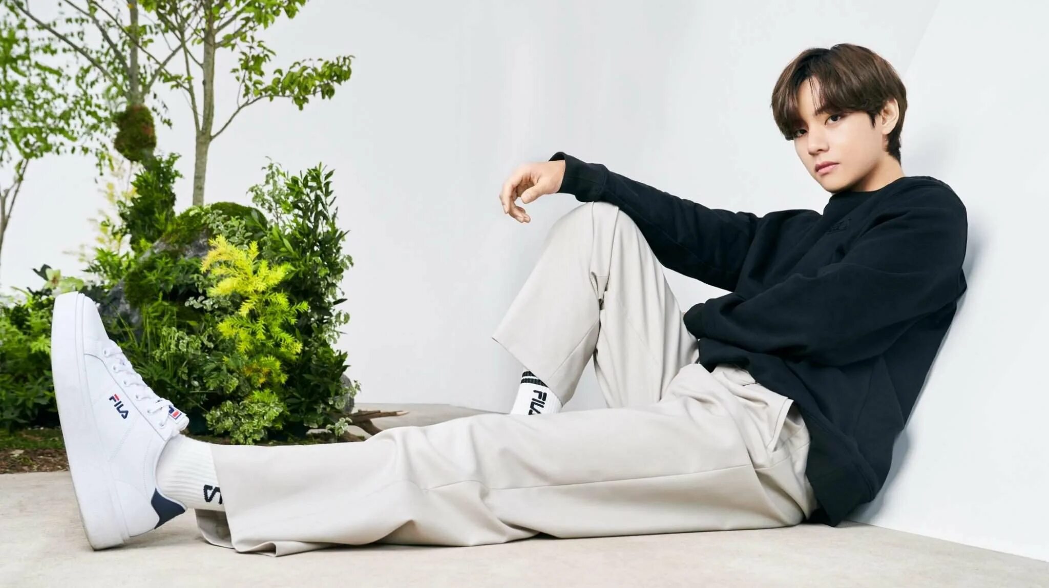Техен из bts последние новости 2025. Тэхен фила 2025. тэхен 2025. ким тэхён bts 2025. ким тэхен 2025.