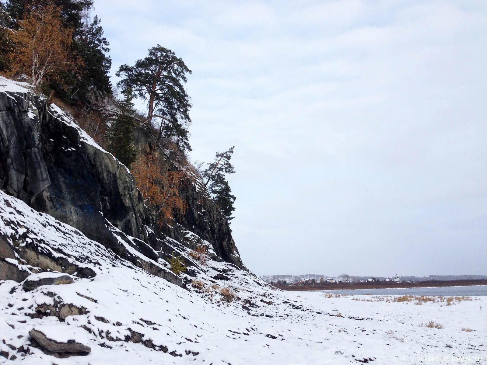 место под томском. природа томской области. водопад звездный ключ томск. чаши томске таловские чаши.