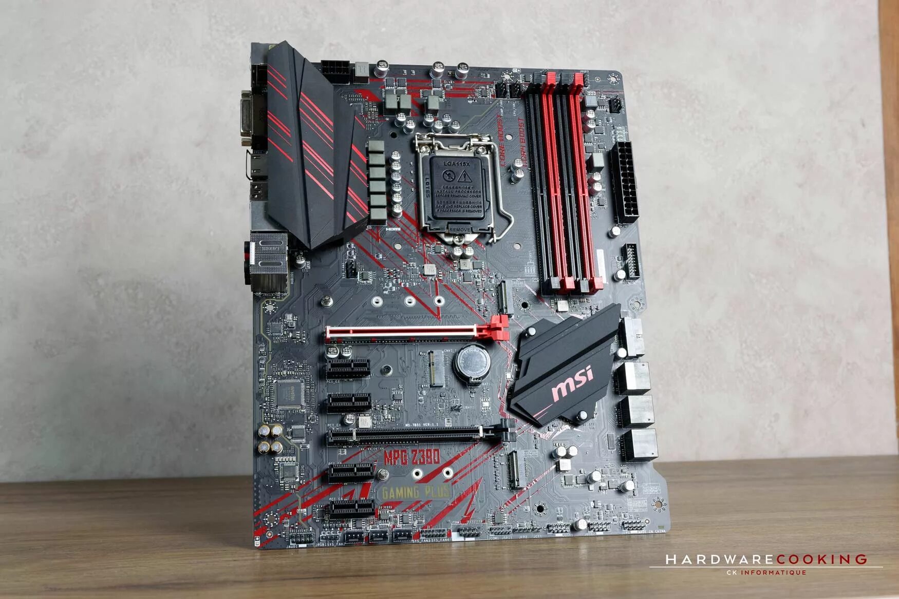 Msi mpg z390 gaming plus. MSI mpg z390. MSI z390 Gaming Plus. Материнская плата MSI z390.