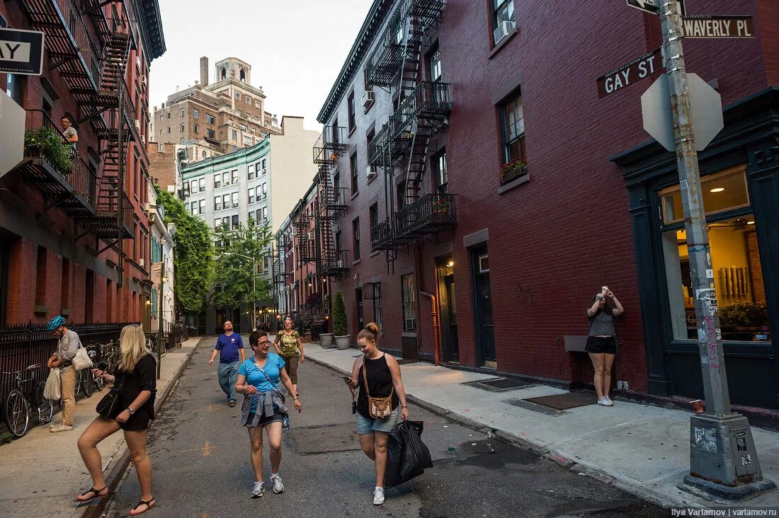 непарадный нью йорк. тверская улица в москве лето. реконструкция пятницкой улицы. прогулка по улице. сколько на улице рядом.