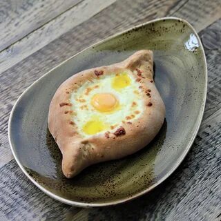 Хачапури по аджарски с домашним сыром
