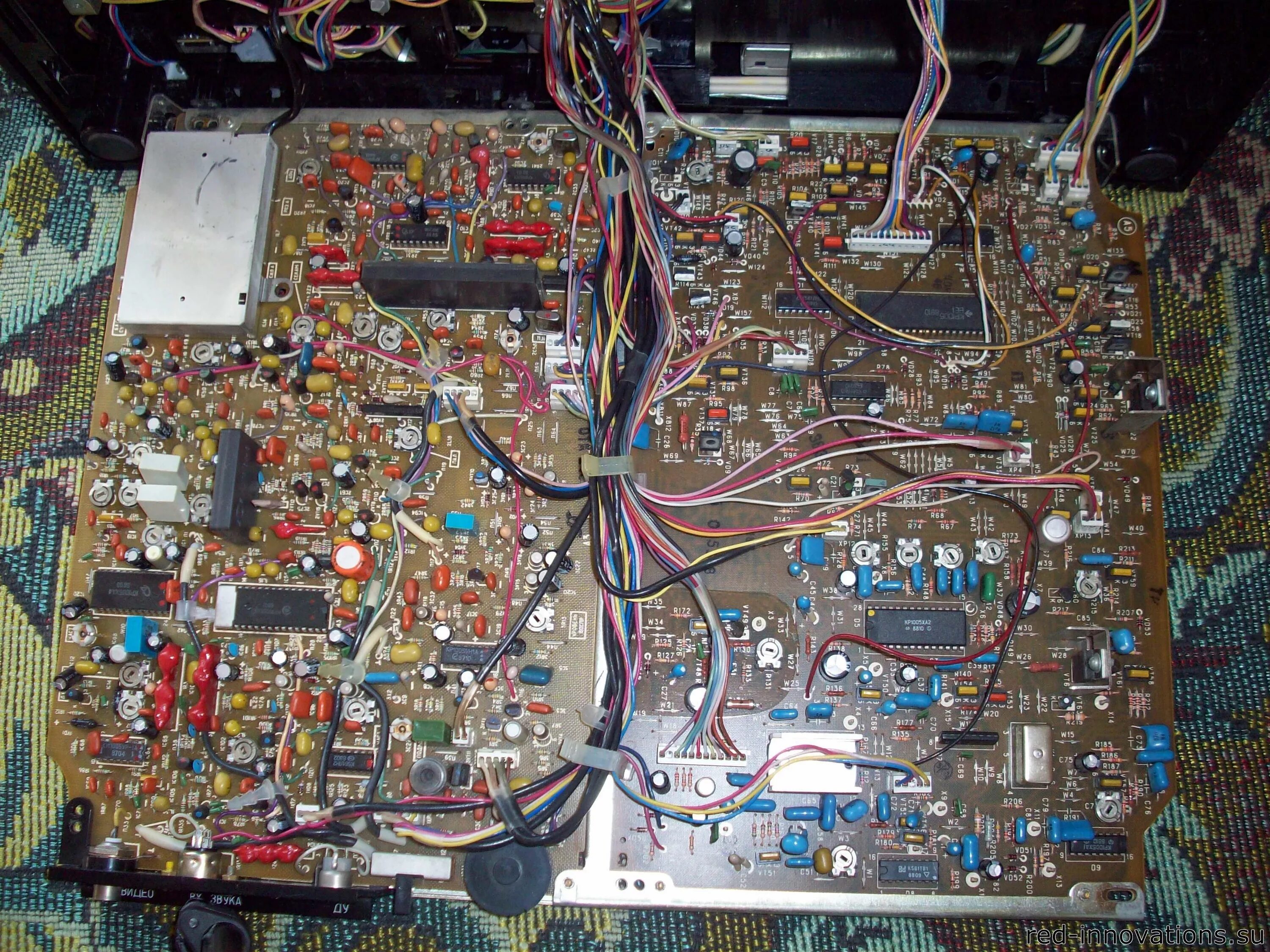 Плата видеомагнитофона. Электроника вм 12 платы. Ремонт видеомагнитофона jvs. Плата видеомагнитофона электроника вм. Плата видеомагнитофона электроника vk8220.