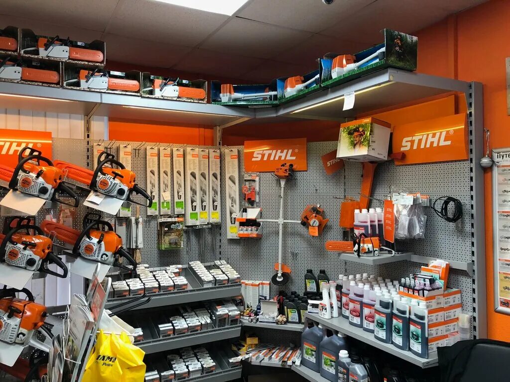 Магазин штиль в спб. Садовая техника Stihl. Витрина Stihl. Магазин Stihl. Магазины техники штиль.