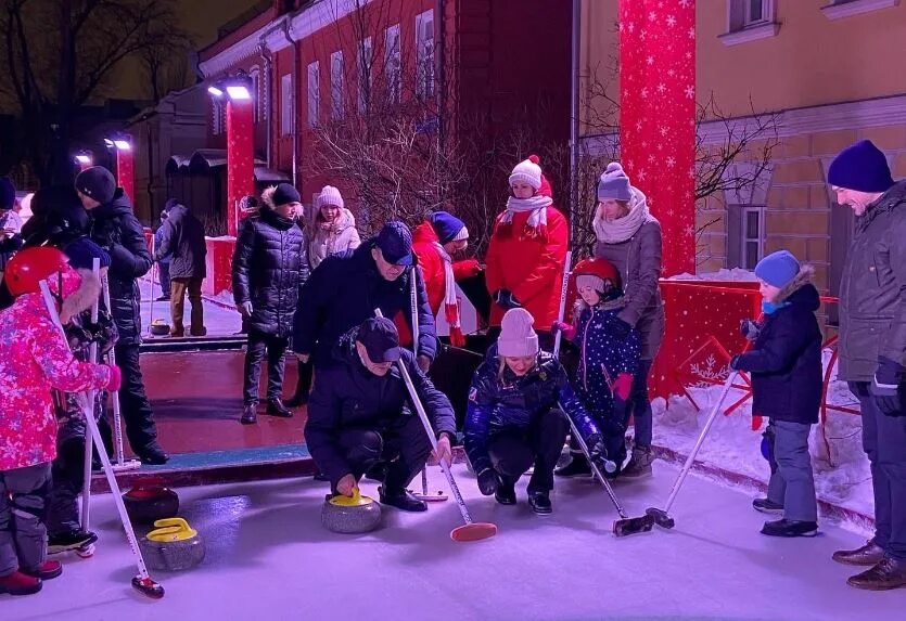 Путешествие в рождество керлинг. Керлинг школьная улица 2022. Путешествие в рождество керлинг. Путешествие в рождество школьная улица 35. Путешествие в рождество керлинг.