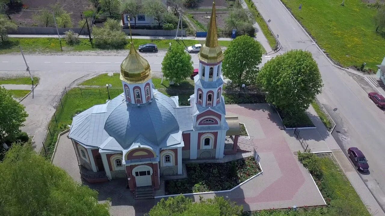 Пос октябрьский белгородской области. Пгт Октябрьский Белгородская область. Церковь Октябрьский Белгород. Храм Воскресения Христова Железногорска Курской. Поселок Октябрьский Белгородский район.