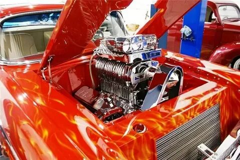 Автомобиль с мощным двигателем