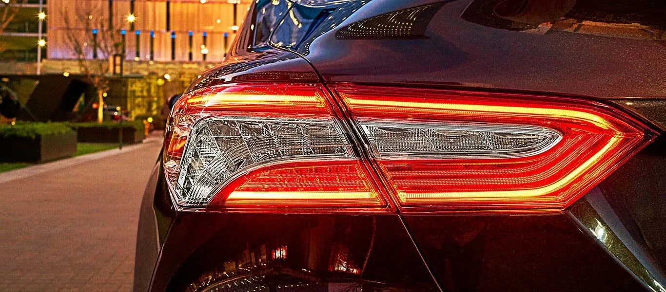 Camry led. Toyota camry светодиодные фары.