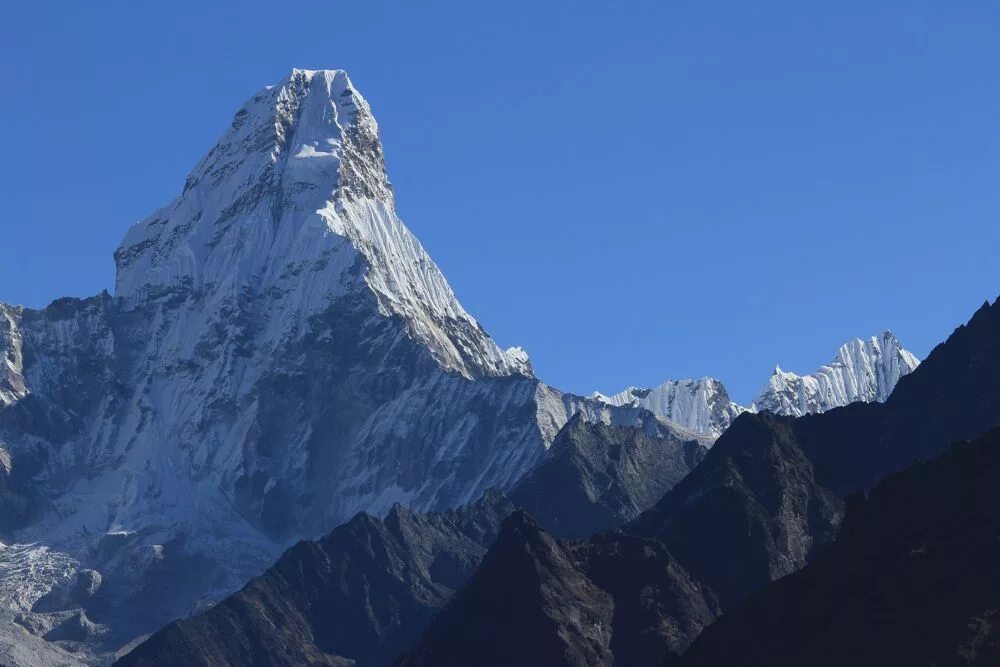 Стена лхоцзе эверест. Виды пиков. Острые горы. Южно-чуйский хребет ирбисту. Америка гора пик.