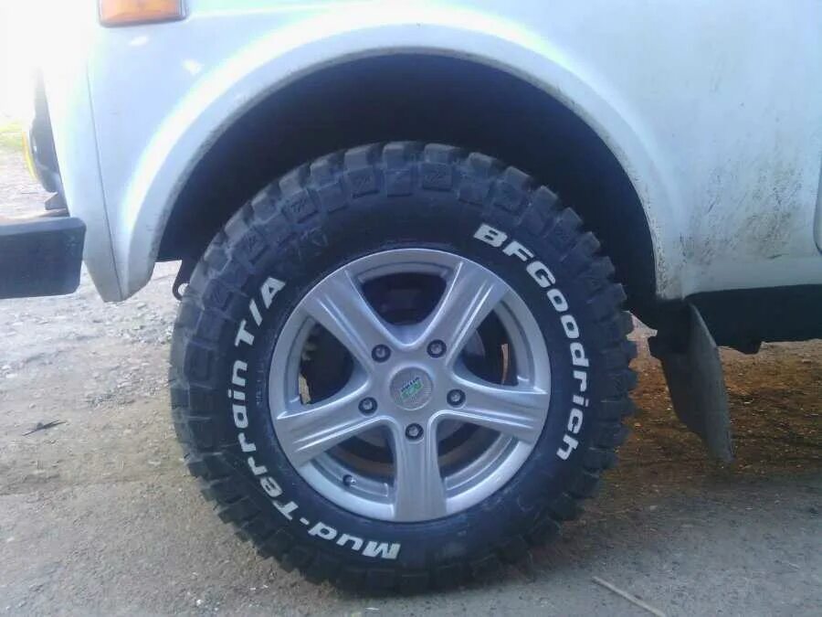 Диск нива 15 размер. Bfgoodrich all-terrain 245/80 r15 нива. резина на ниву гудрич 215 75 15 на ниву. размер шин шевроле нива 16 дюймов. 215/80 r16 на ниву.