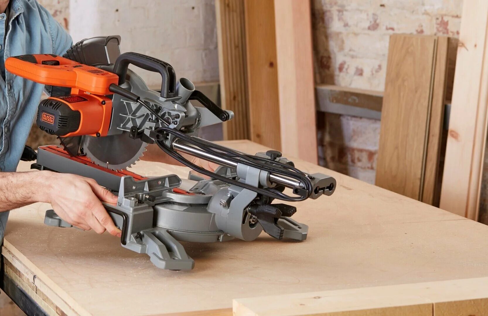 торцовочная пила black+decker bes700-qs. торцовочная пила black+decker bes700-qs. пила торцовочная black decker bes700-qs, 1600. торцовочная пила black decker bes700. пила торцовочная black decker bes701.