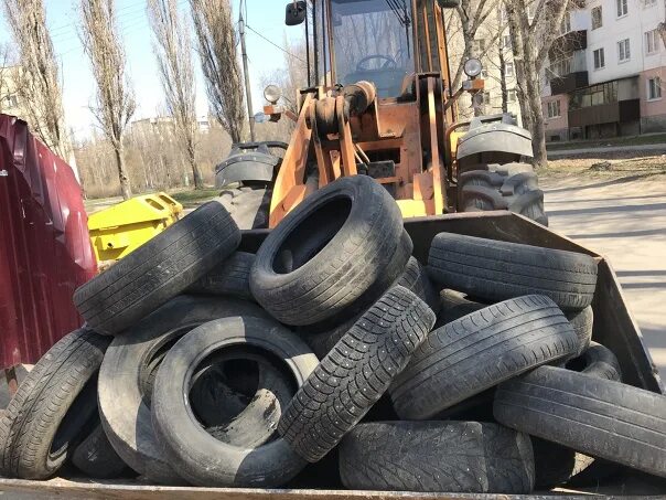 Вывоз шин на утилизацию. Вывоз покрышек. переработка шин. утилизация и переработка шин. вторичная переработка шин.