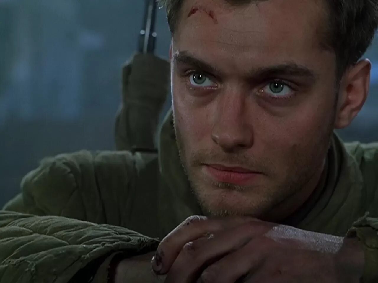 Кто то у ворот. Кто то у ворот. Джуд лоу снайпер. Бараны и калитка. Дверь в сказку.