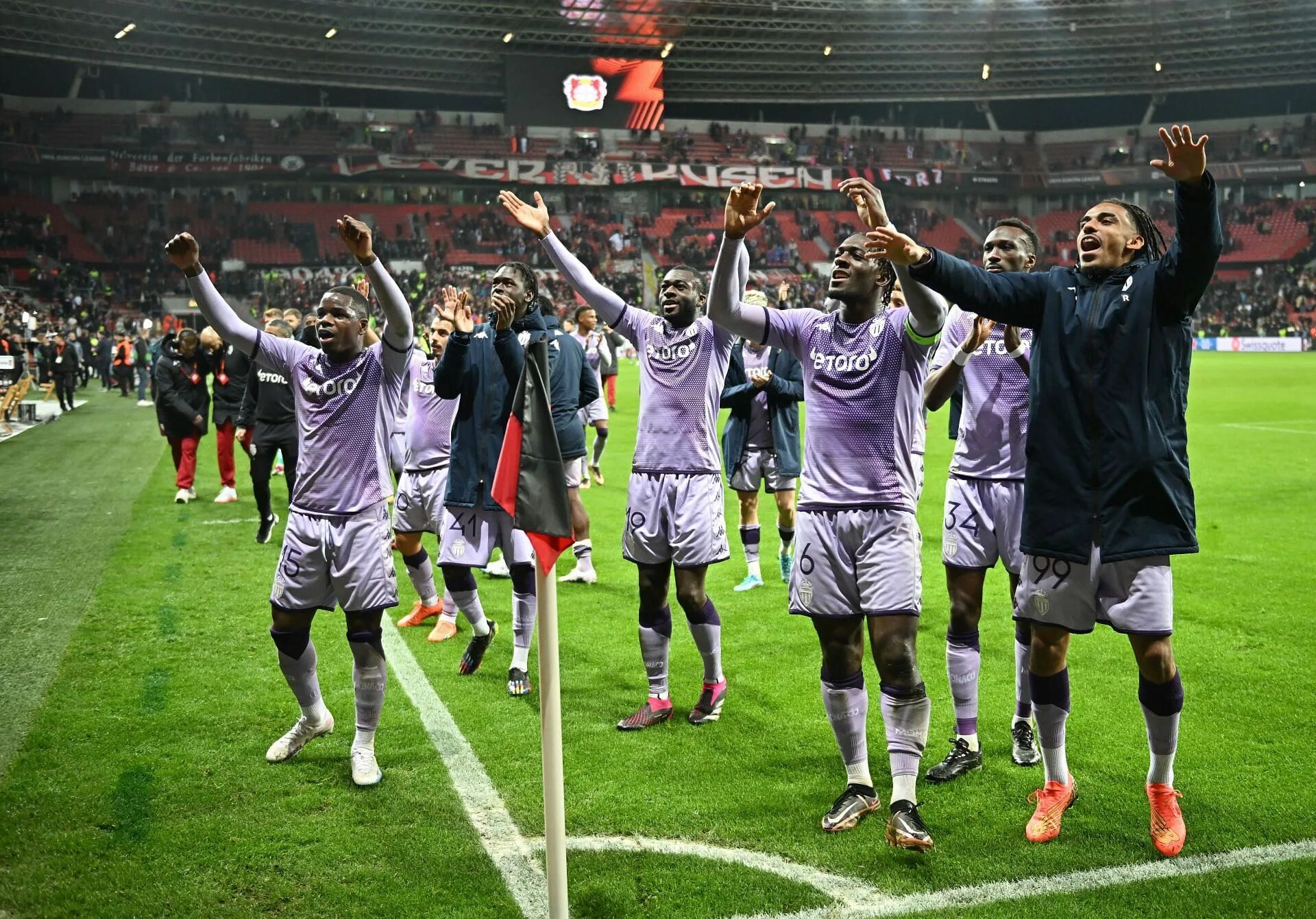 Амонг ас зомби босс. Амонг ас зомби. Ac roma аброхим. Mbappe. Мбаппе в монако.