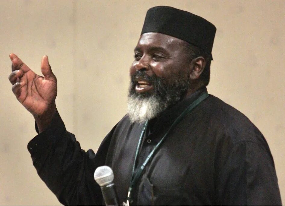 Ведущий передачи про ислам гтрк ингушетия плиево. Хаштыров магомед баширович. Имам алим. Имам алим. Имам хусейн.