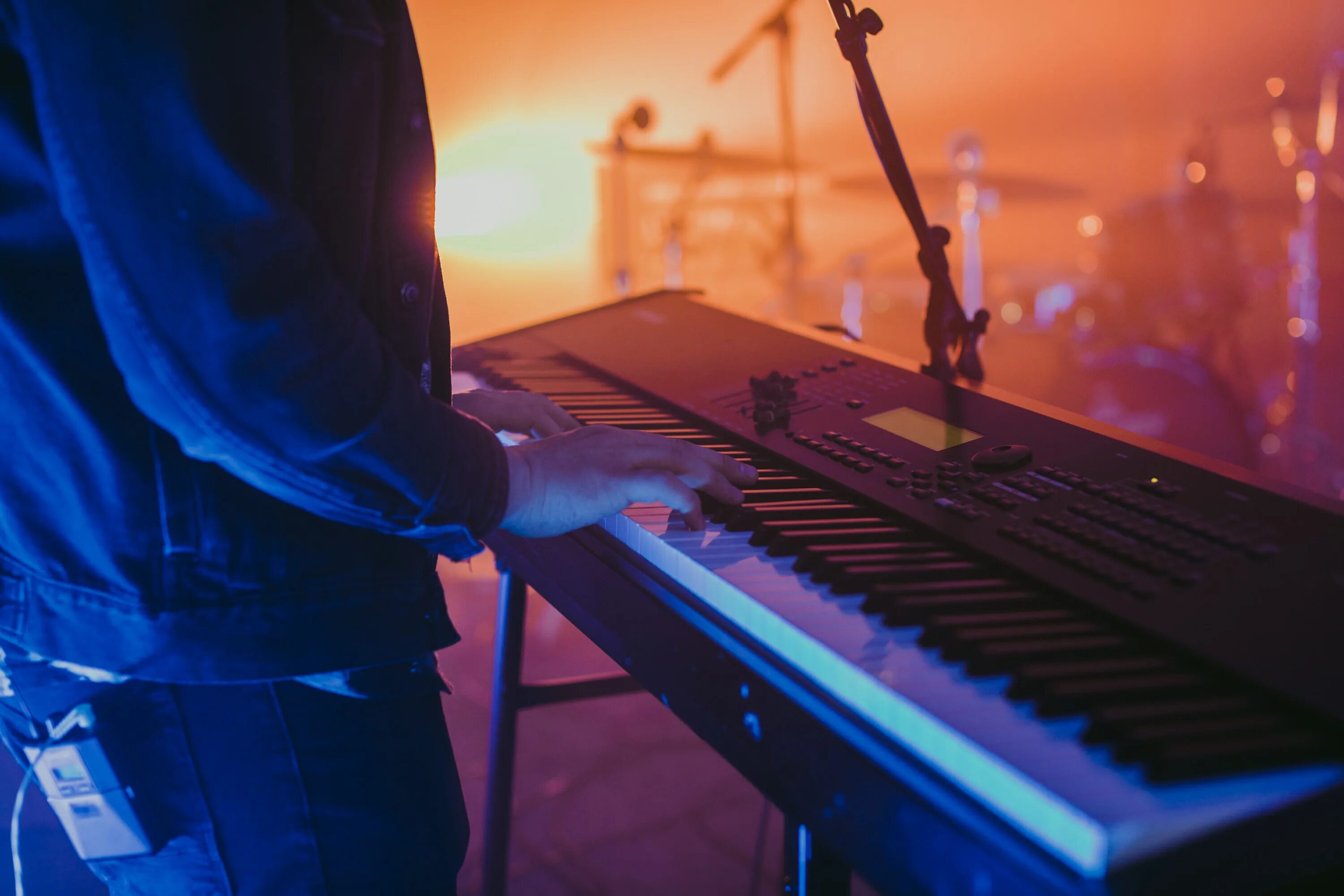 Playing keyboard