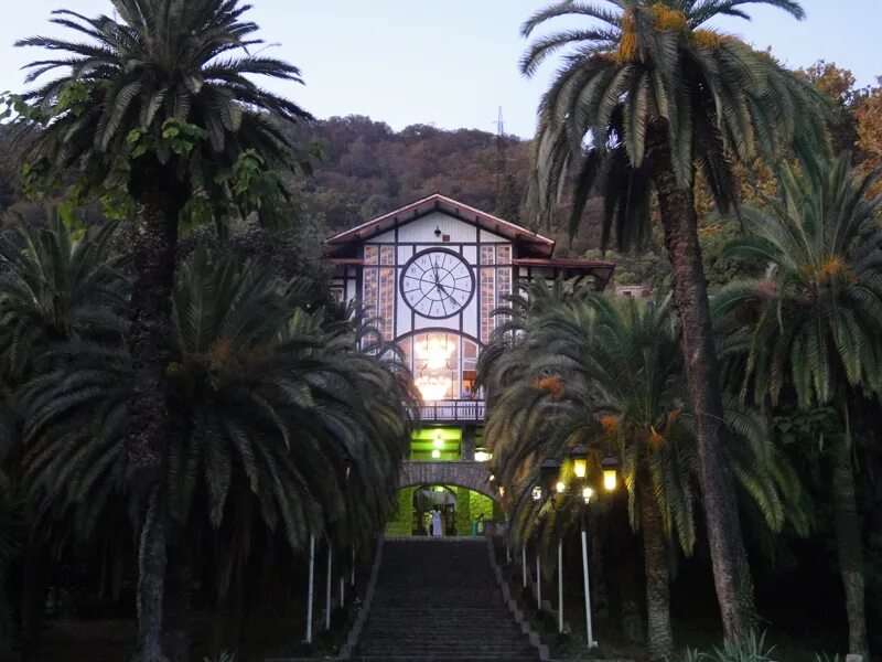 Гагрипш абхазия гагра ресторан. Гагрипш гагра. Гагра колоннада ресторан гагрипш. Старая гагра ресторан гагрипш. Гагры гагрипш парк.