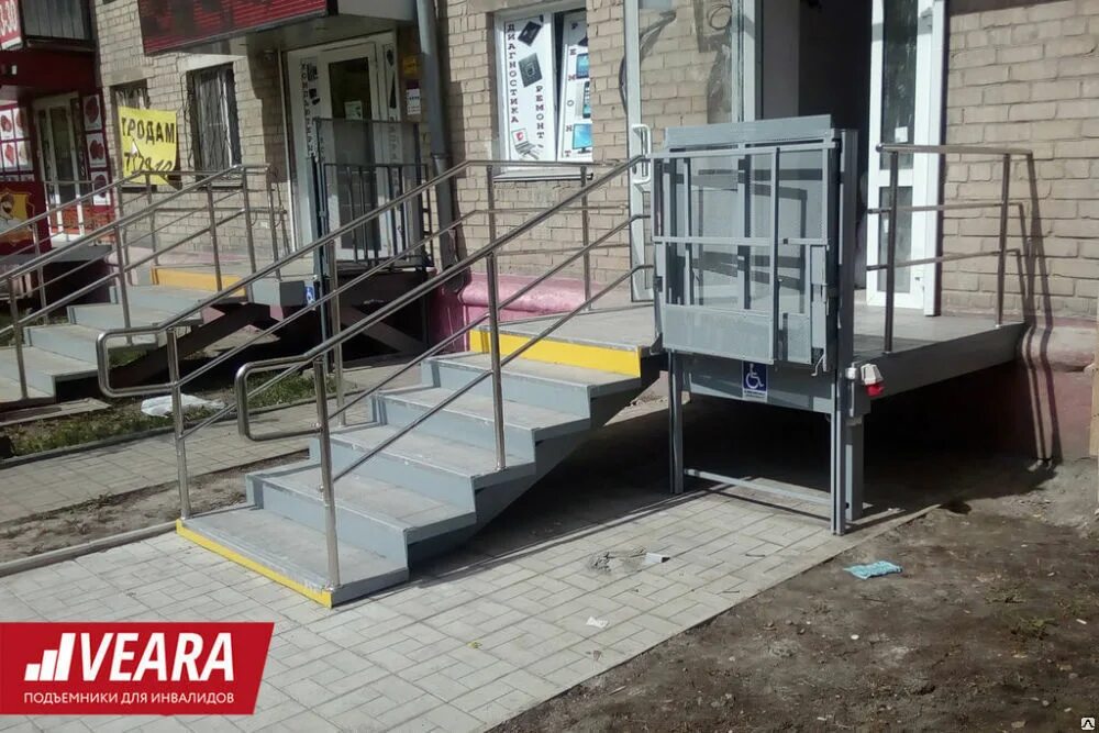 Площадка входа в здание